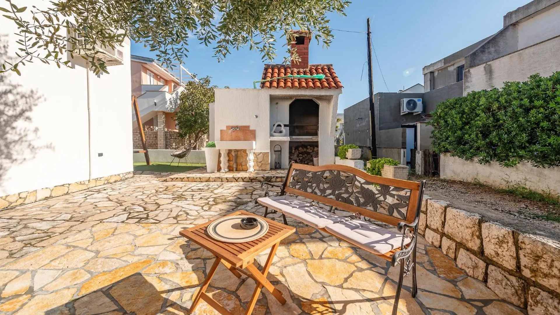 2 Bedroom Amazing Apartment In Povljana Croatia